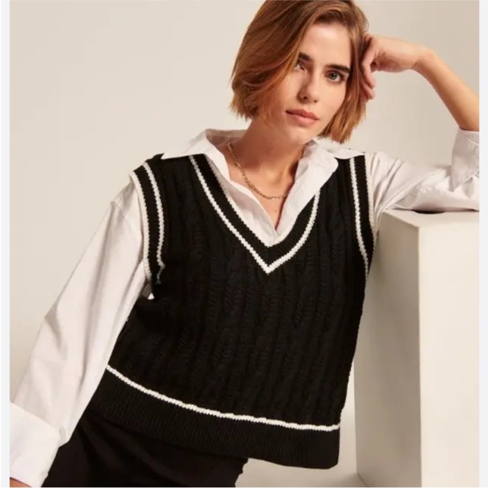 Abercrombie Sweater Vest - Picture 2 of 5